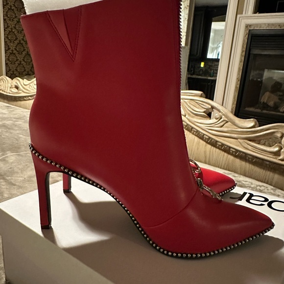 Boots - Picture 3 of 6